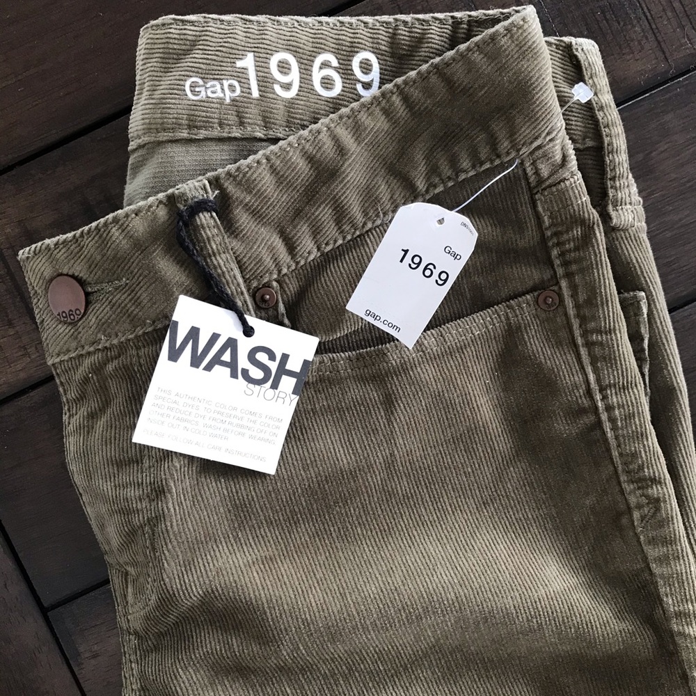 NWT Mossy Green Corduroy Gap Pants